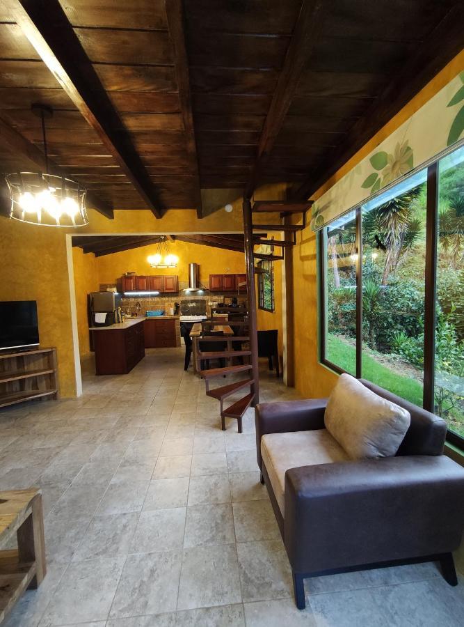 "Casa Verde" En Banos De Agua Santa Con Vista Al Volcan Tungurahua Экстерьер фото